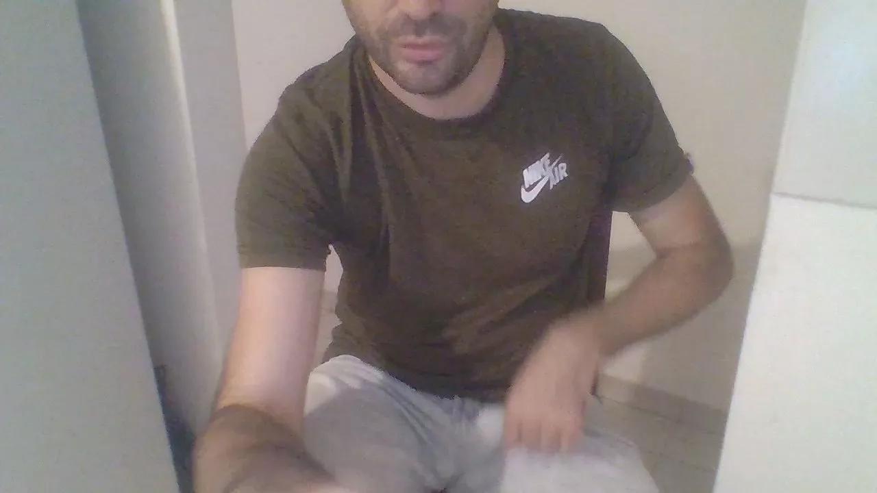 Offline ahquepajeroo on Cam4