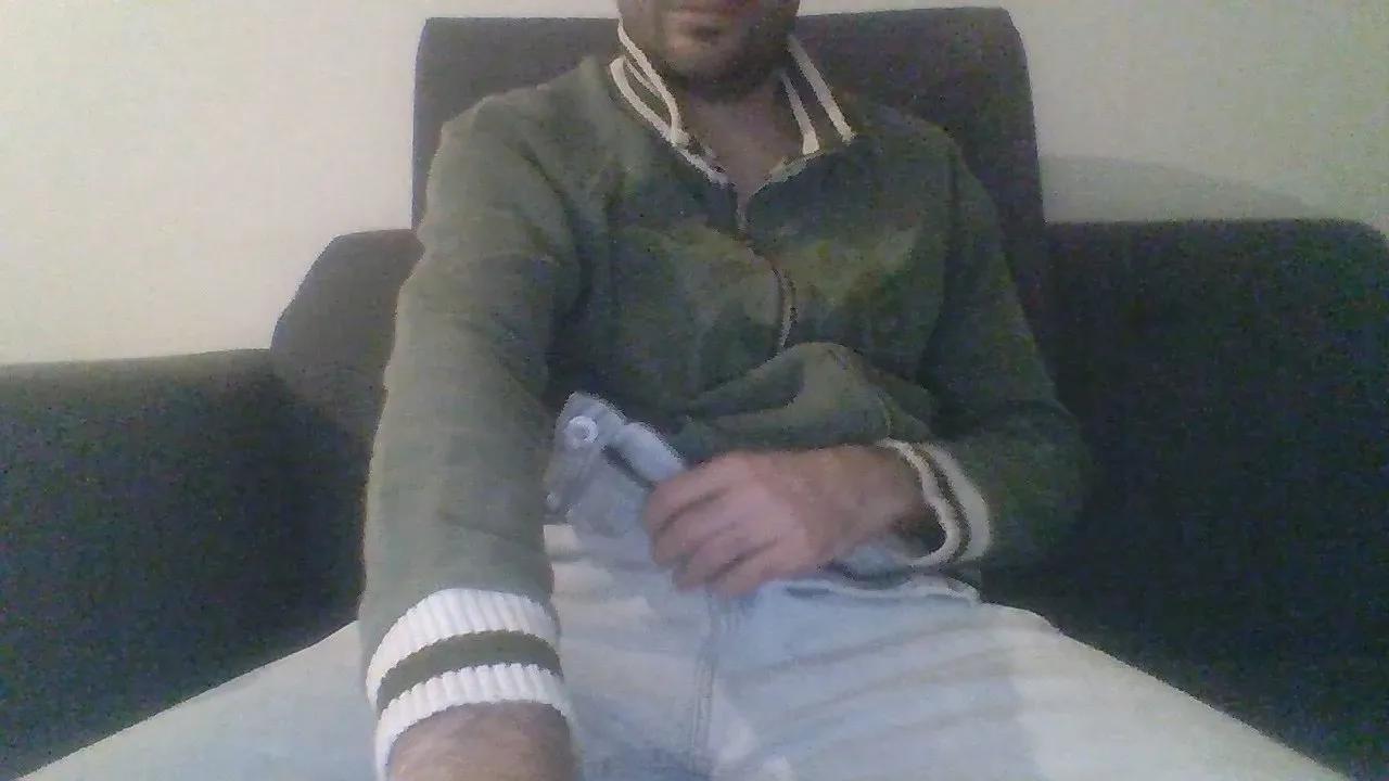 Offline ahquepajeroo on Cam4
