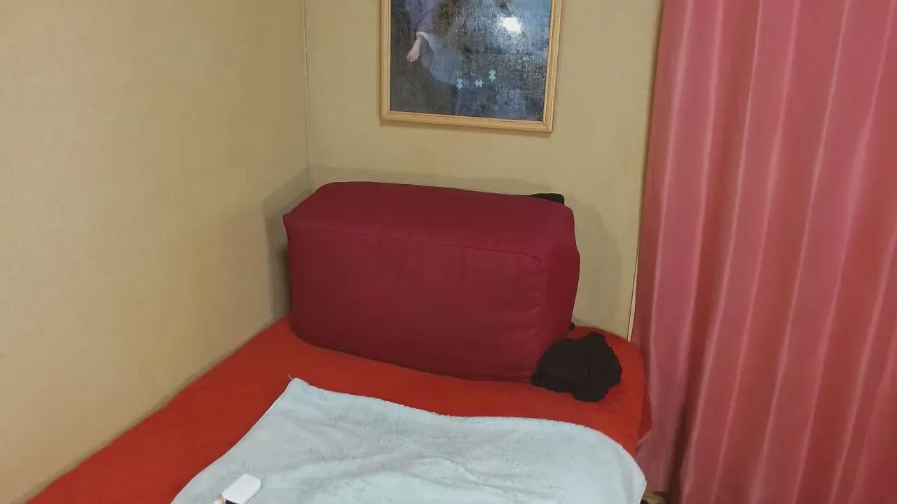 Aira777 on Cam4 