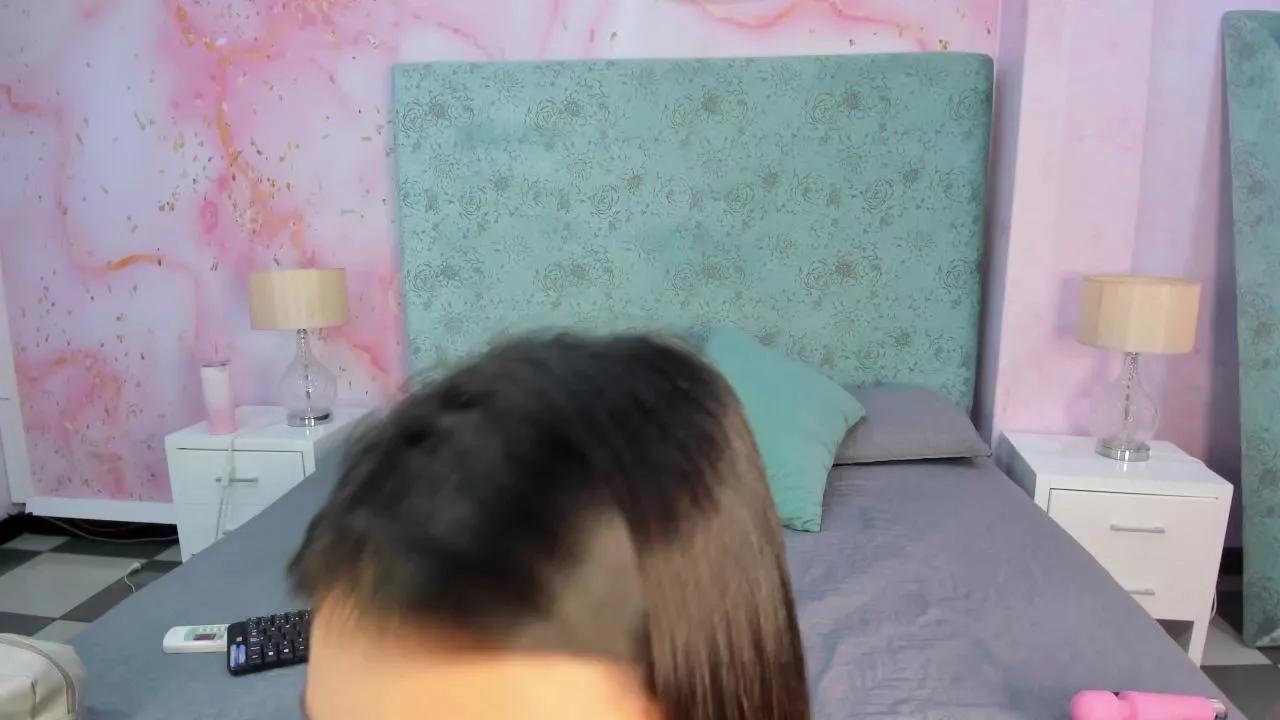 AitanaHilton on Cam4 