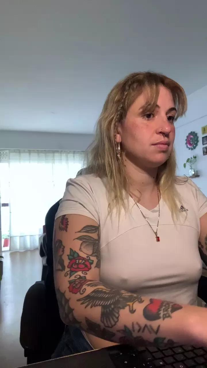 AkariBruna on Cam4 