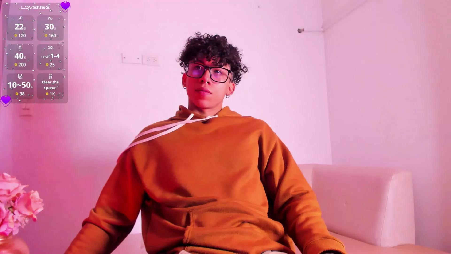 Akaza_ on Cam4 