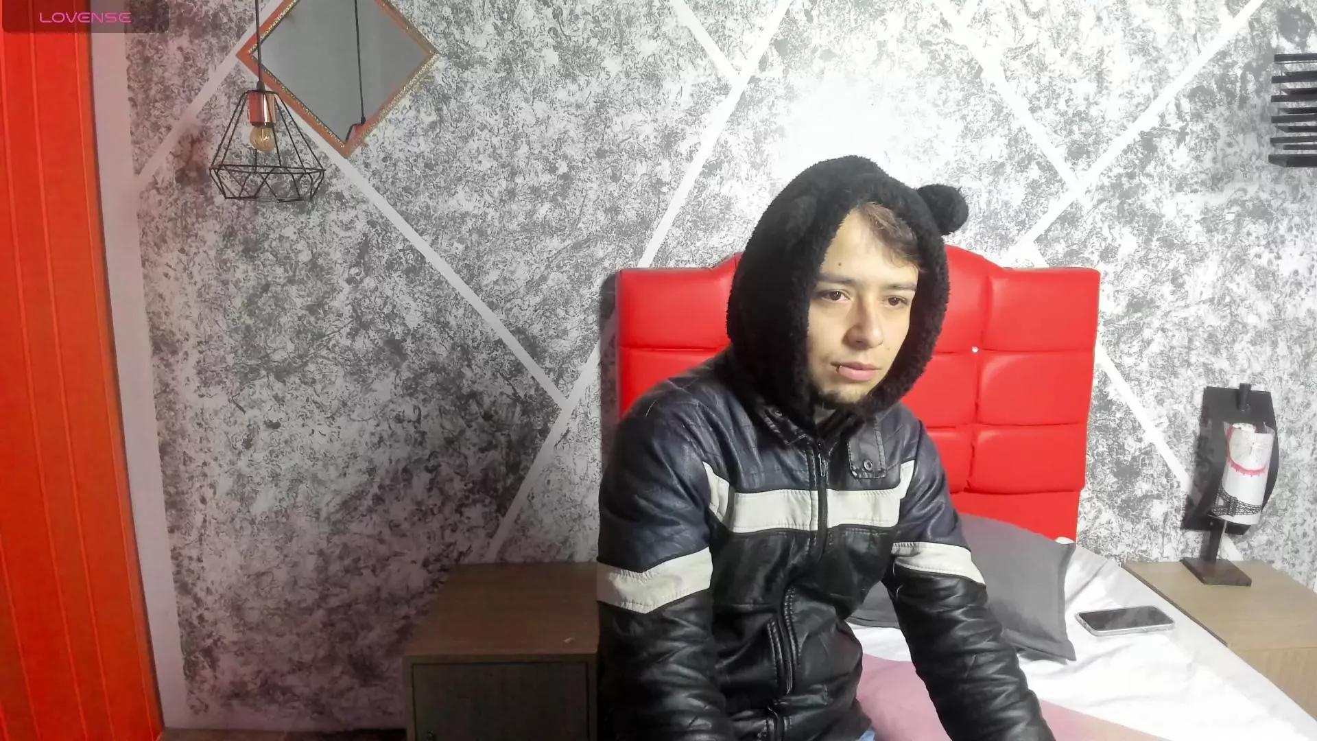 Offline AlecAndrews_ on Cam4