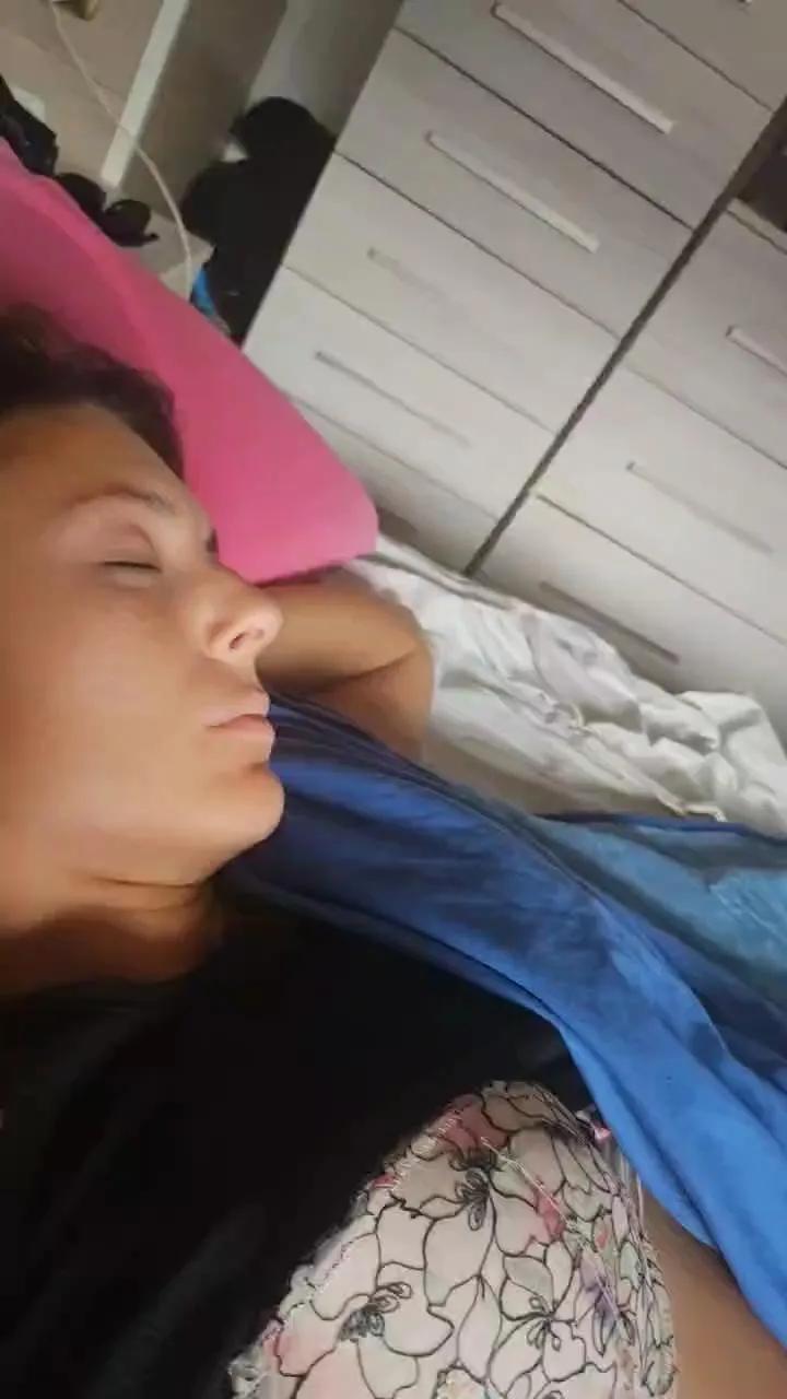 Offline AleeIlary on Cam4