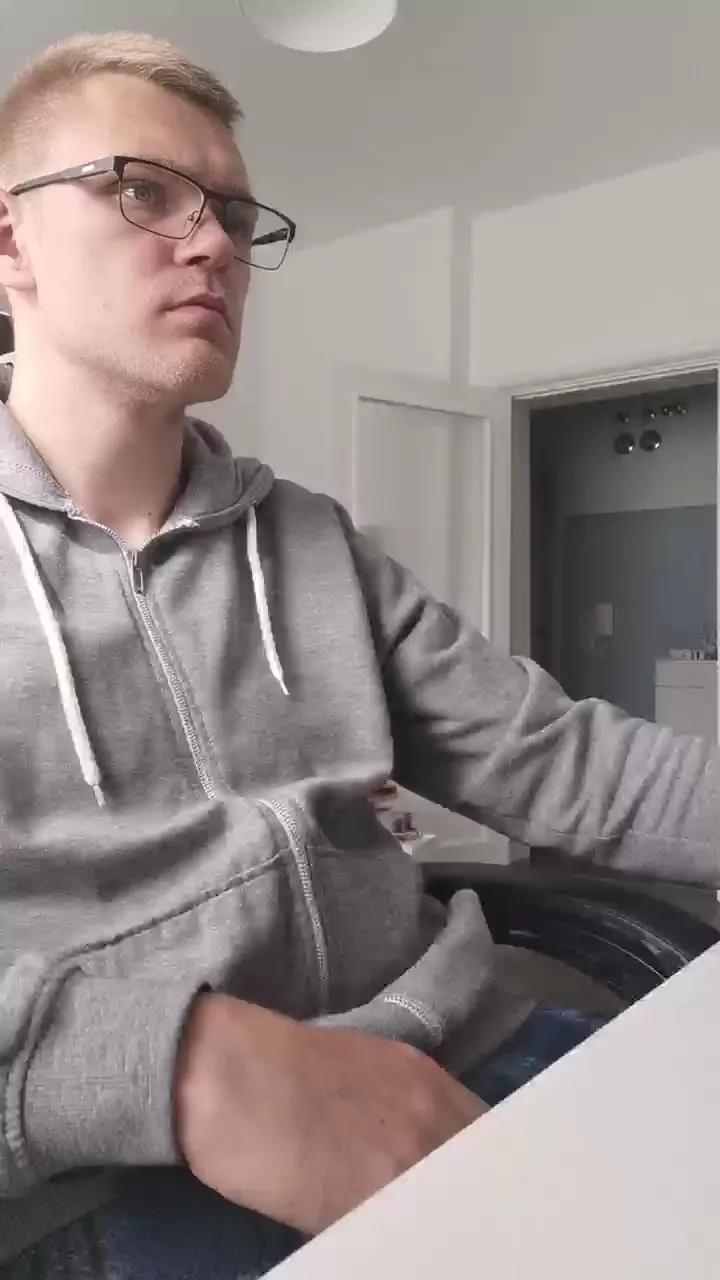 Aleex325 on Cam4 