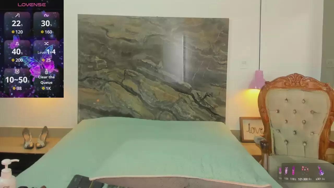 Offline Alessia836 on Cam4