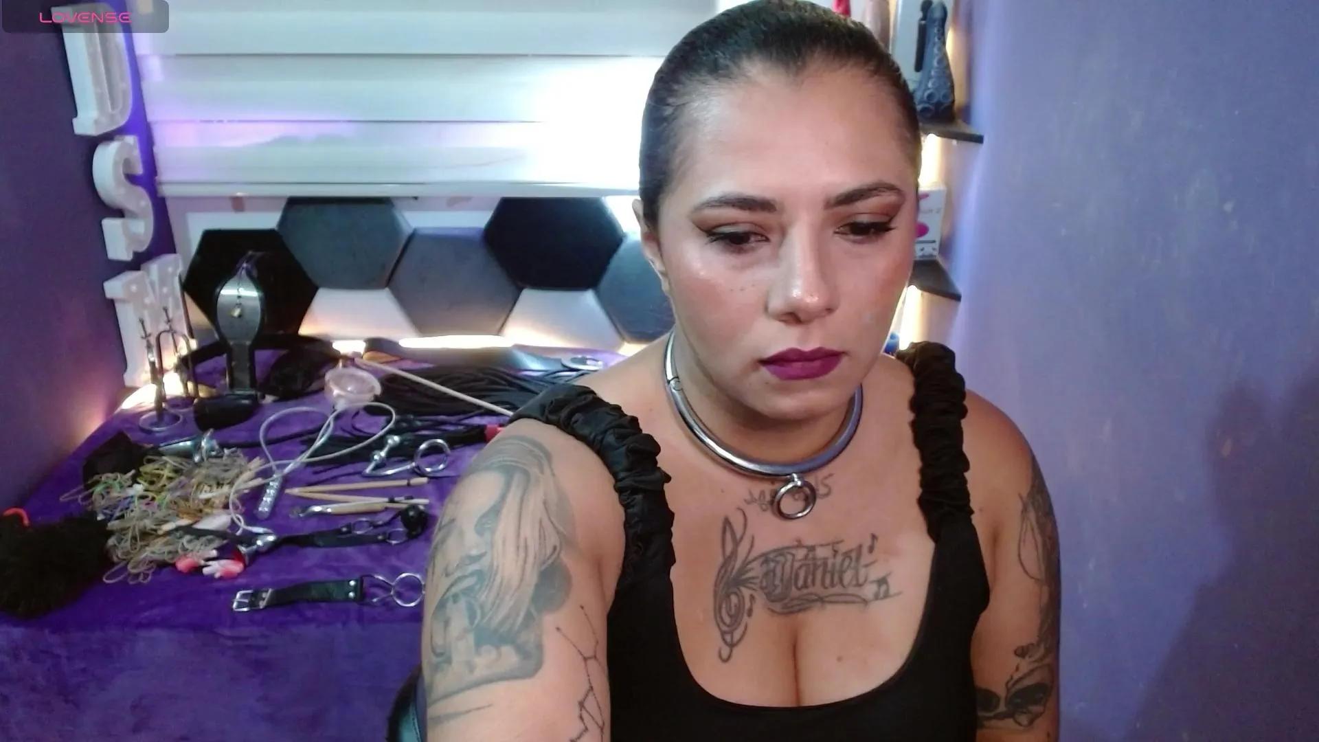 Offline alexa_slave77 on Cam4