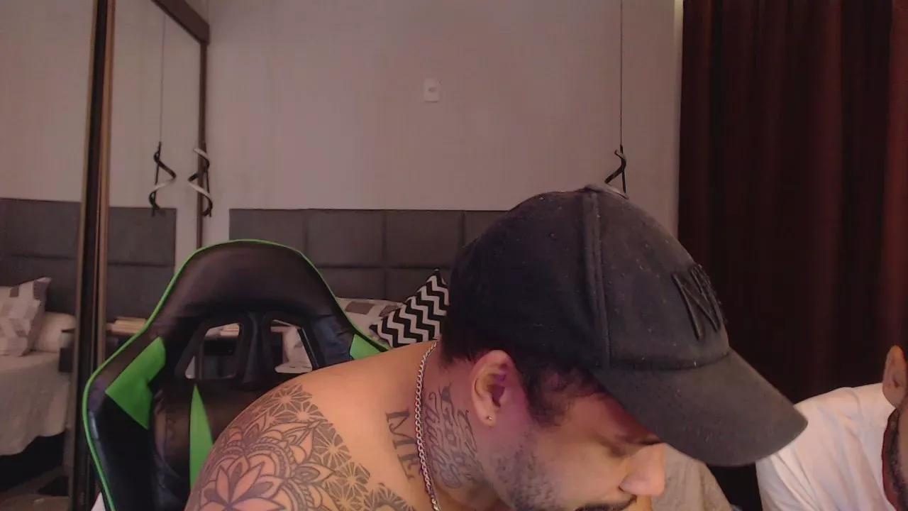 Offline alexmonster2 on Cam4