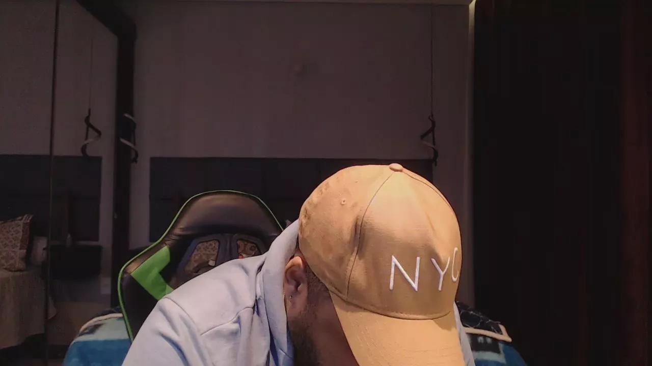 Offline alexmonster2 on Cam4