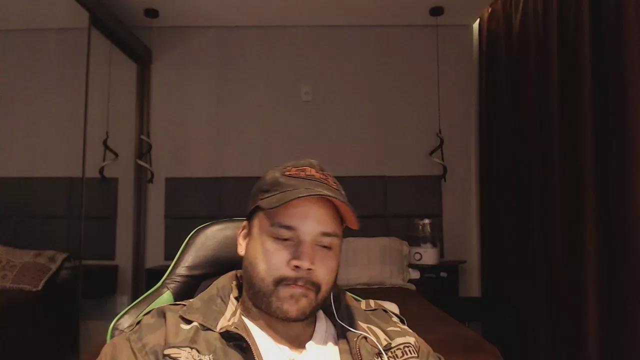 Offline alexmonster2 on Cam4