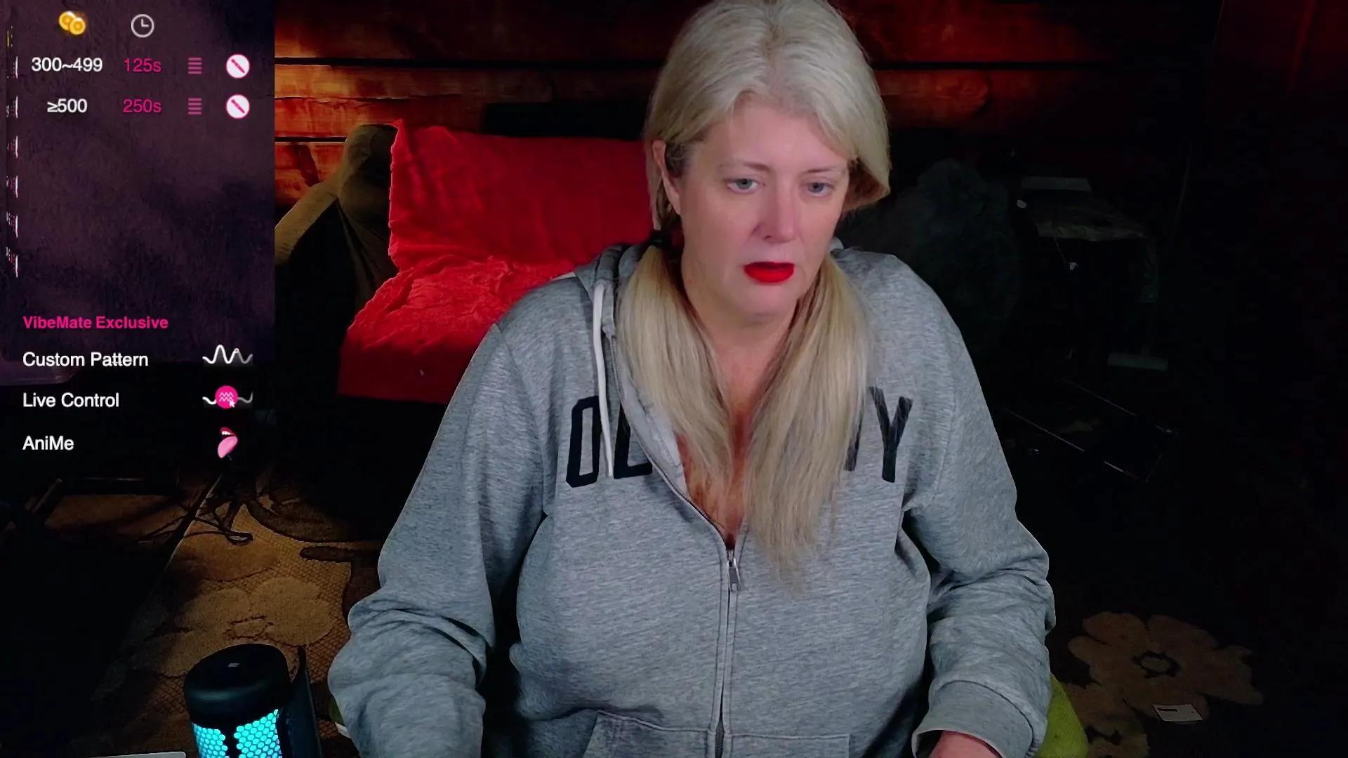 alicescuriosity —  #blowjob #bratty #chat #dirtytalk #smoke #natural #hotwife