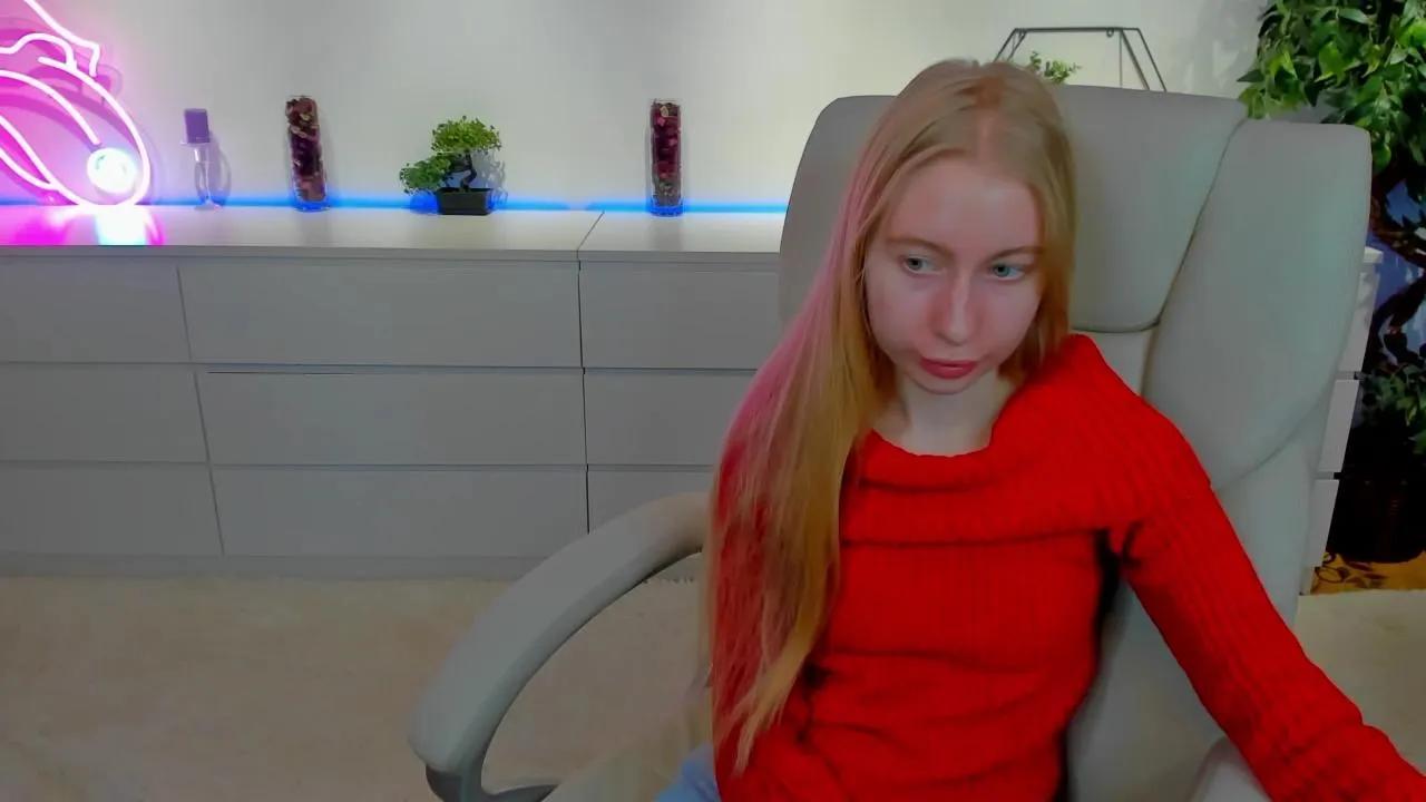 Alina__Blonde —  #C2C #spanking #feet #cute