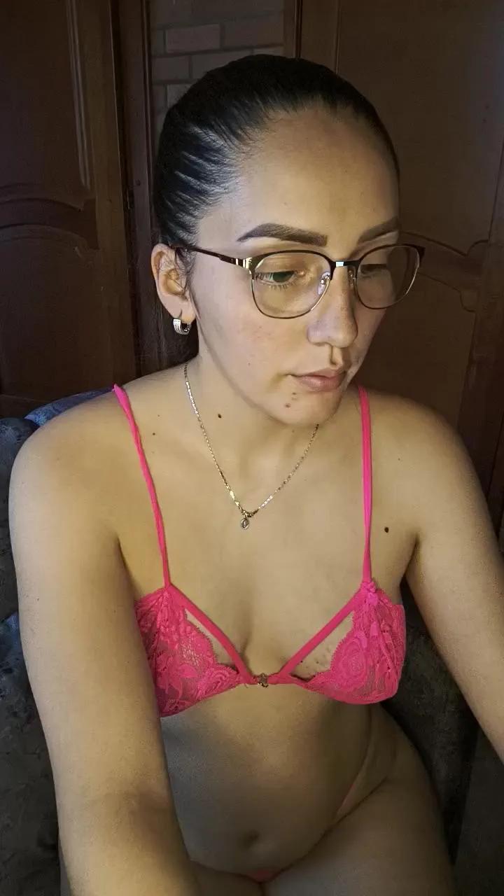 Offline aliz21 on Cam4