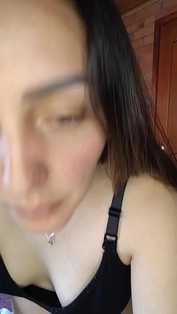 Offline aliz21 on Cam4
