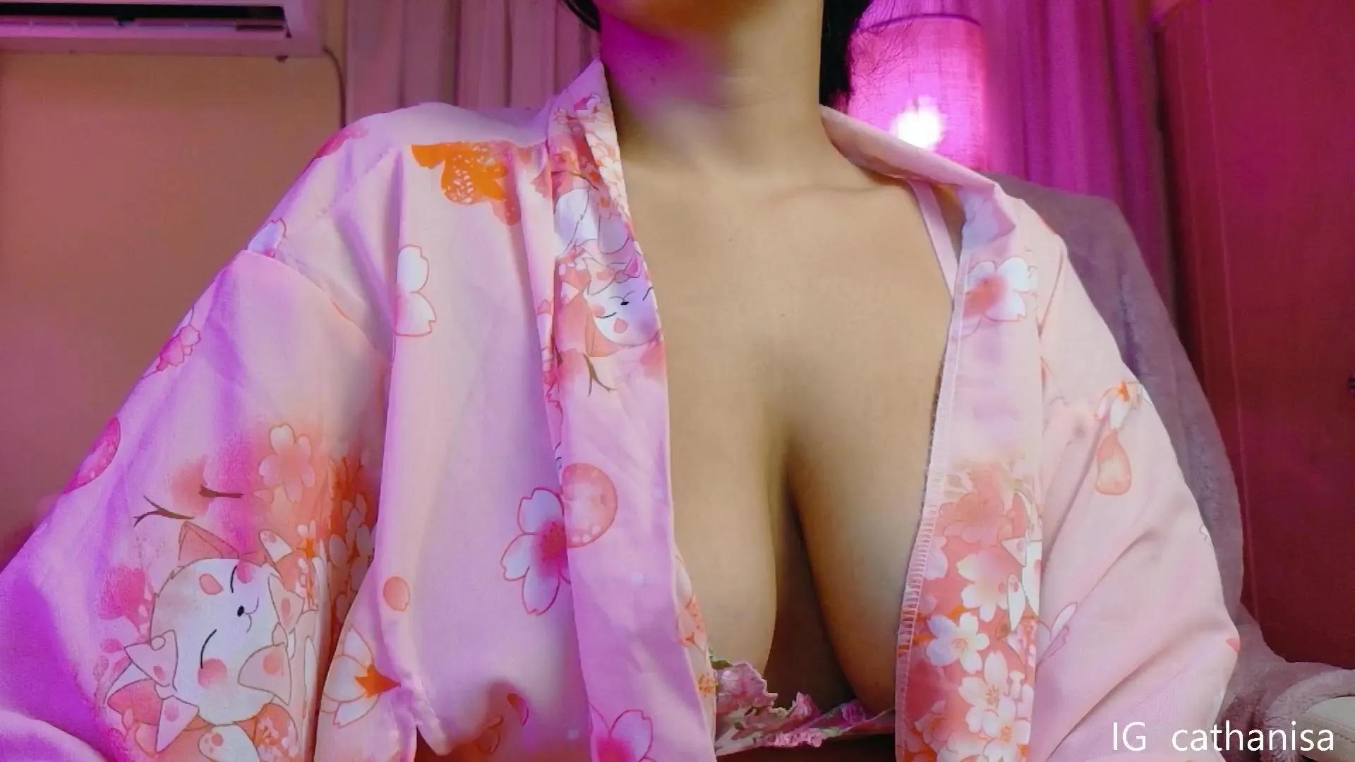 AllisonCat on Cam4 