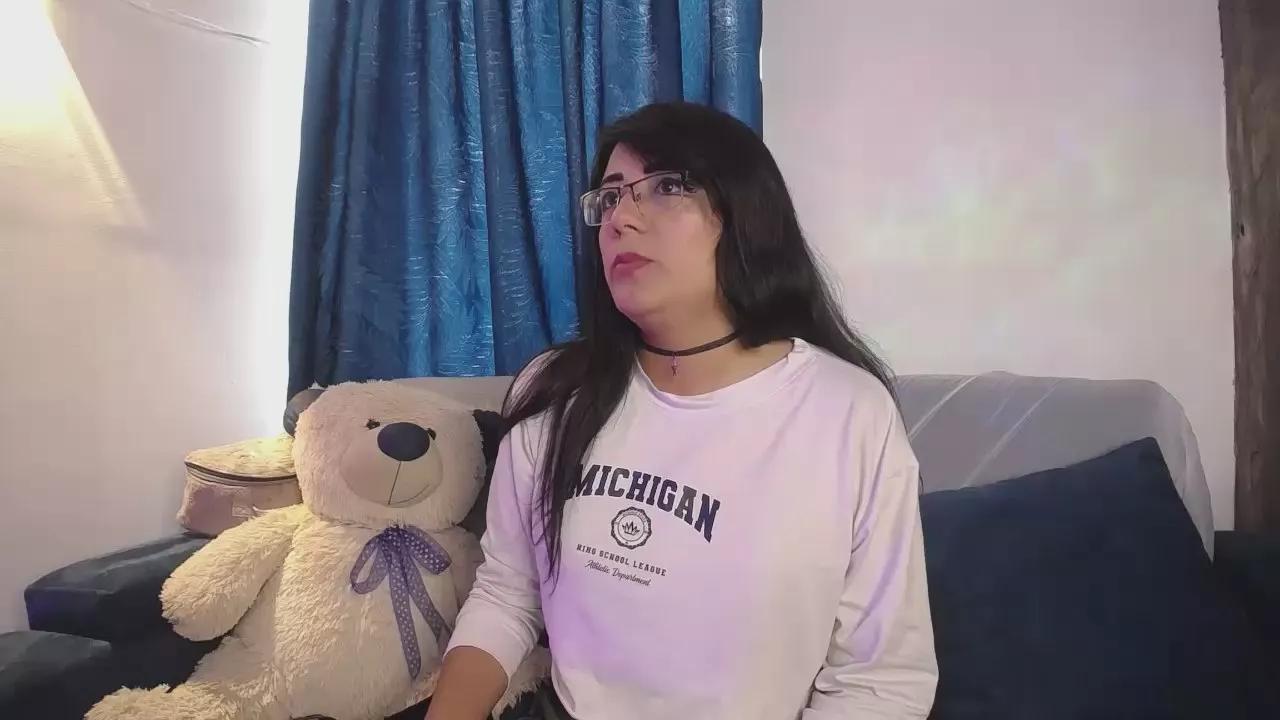Allizon_Cherry1 on Cam4 