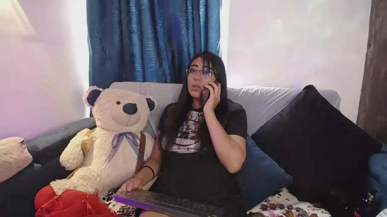 Allizon_Cherry1 on Cam4 