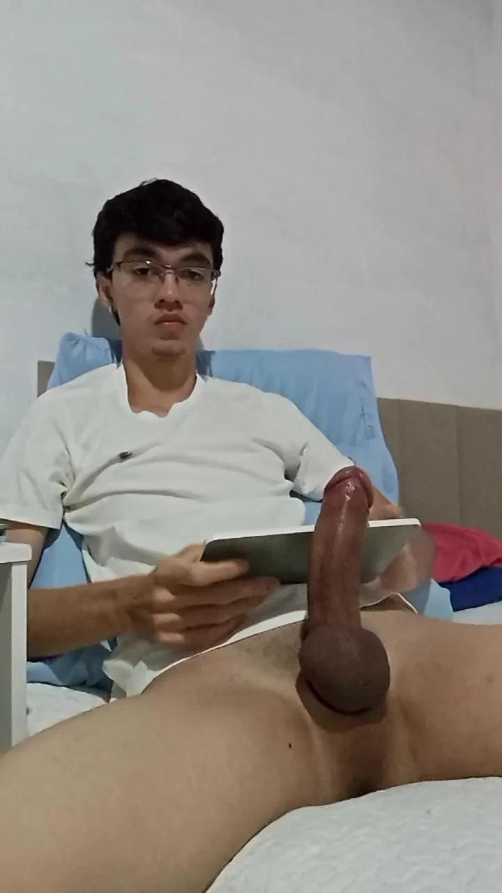Offline Allyzinho on Cam4