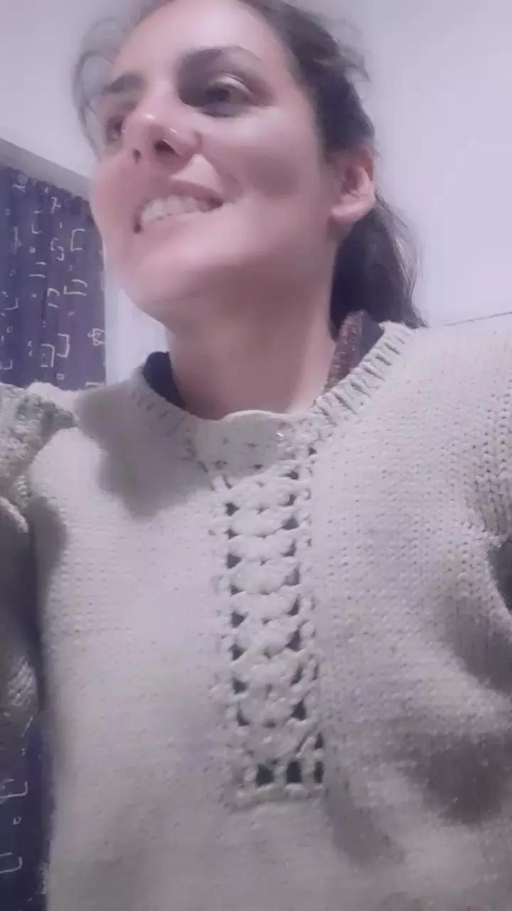 Offline Amanitababy on Cam4