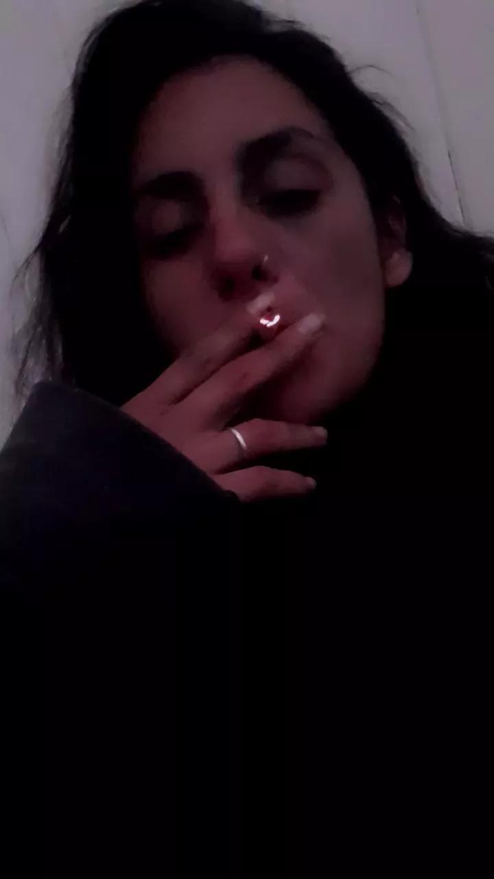 Offline Amanitababy on Cam4