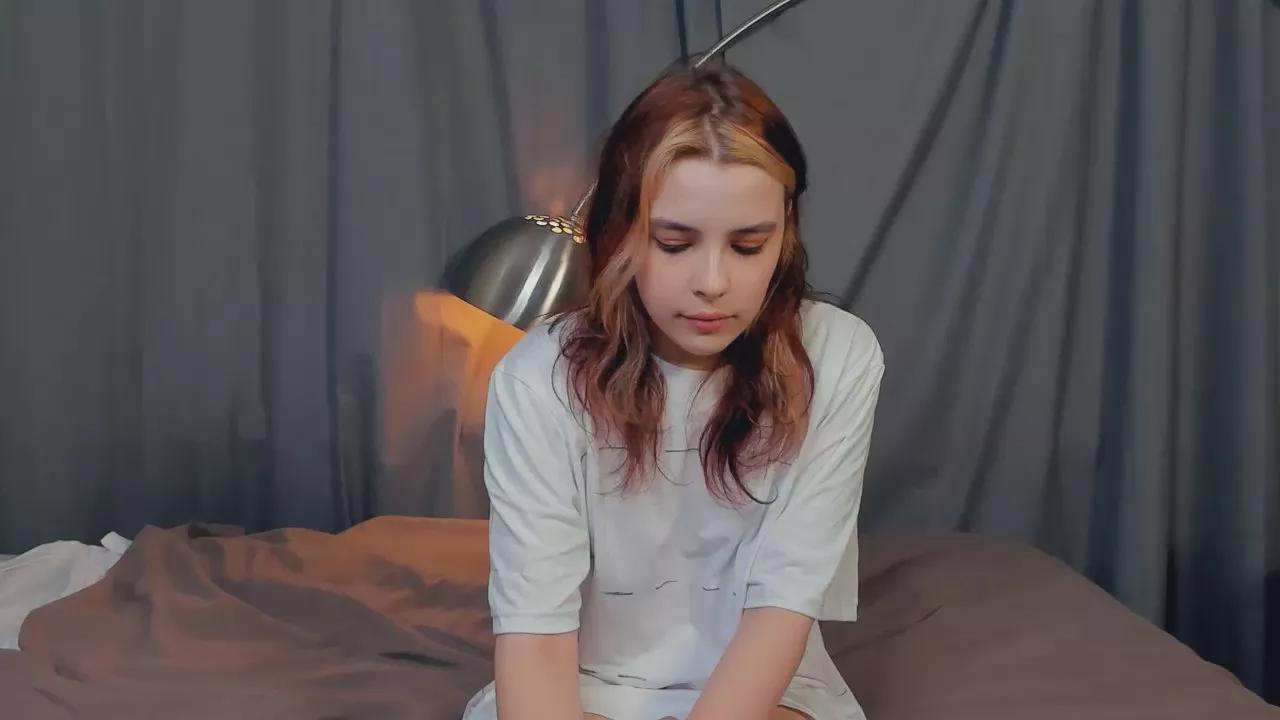 Offline AmieeVarrato on Cam4