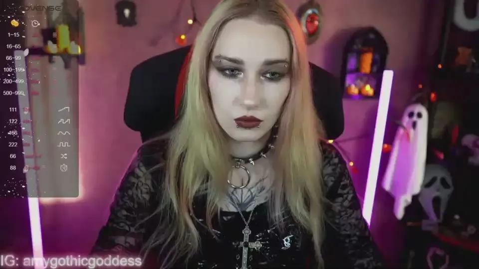 Amy_Goth —  #strapon #feet #masturbation #striptease #femdom #pussy #bdsm
