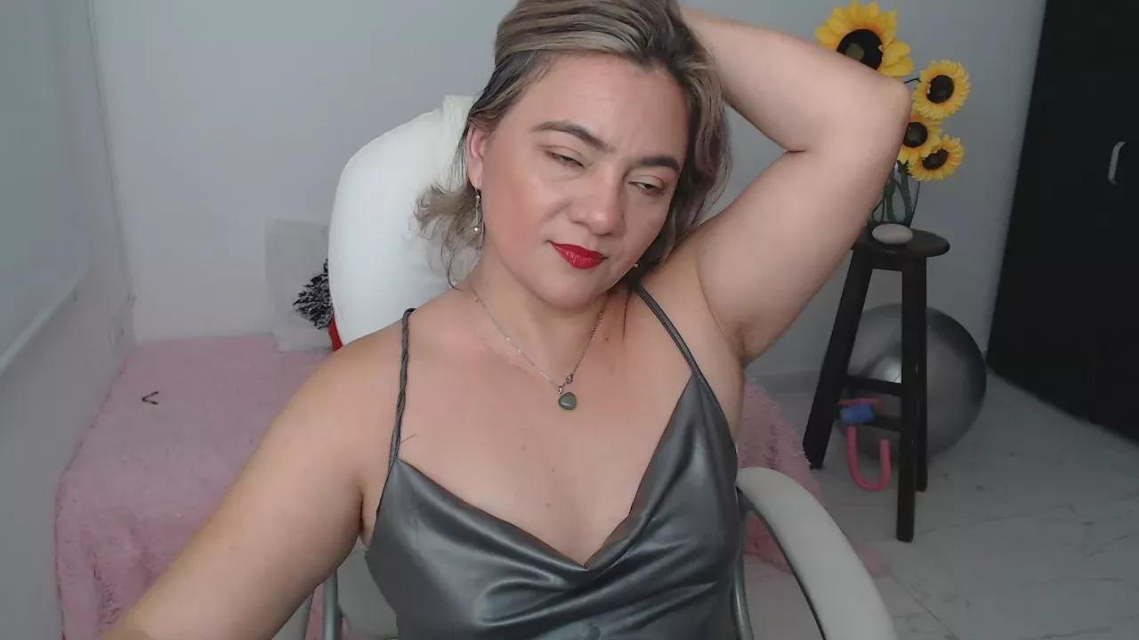 ana_milf on Cam4 