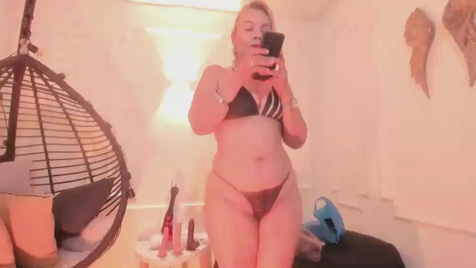 AnastasiaTaylor on Cam4 