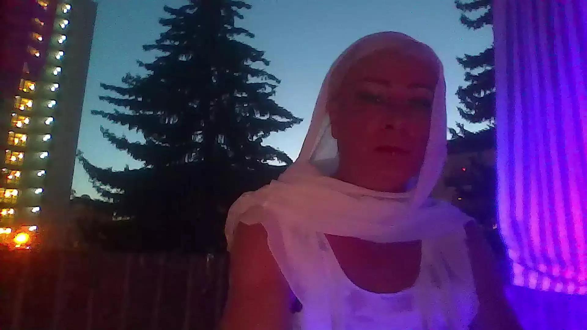 Anazone1 on Cam4 