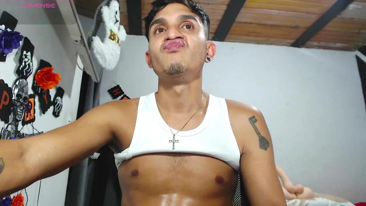 angel_latinboy6 — Freechat on Cam4
