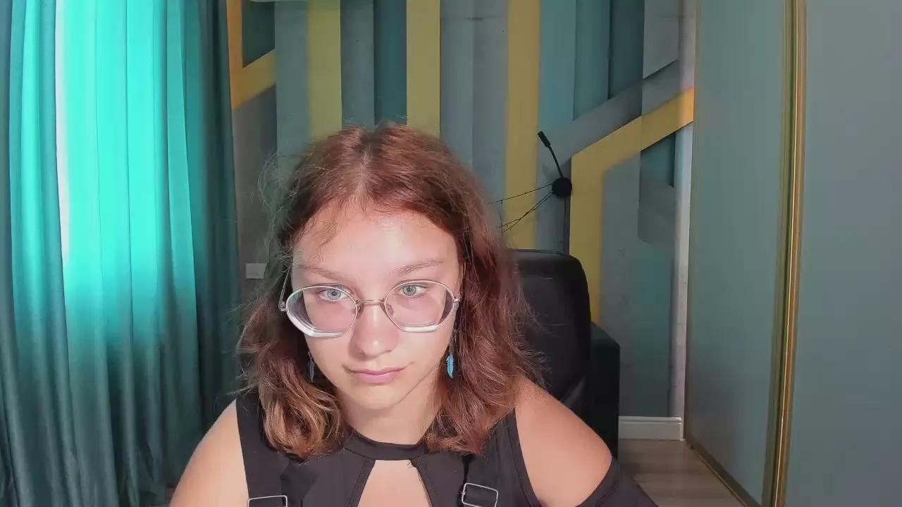 Avatar of AngelinaLow