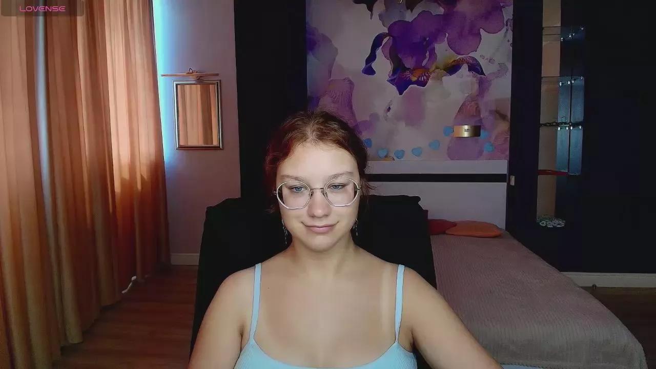Avatar of AngelinaLow