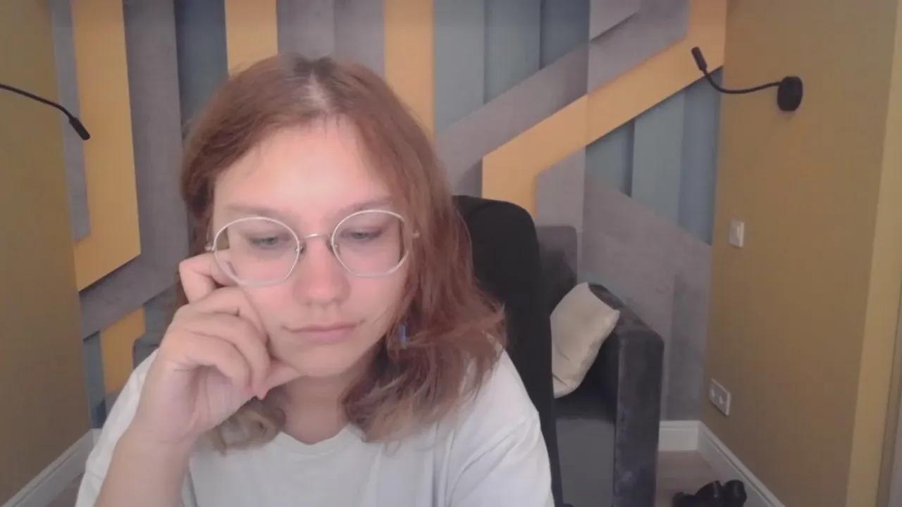 Avatar of AngelinaLow