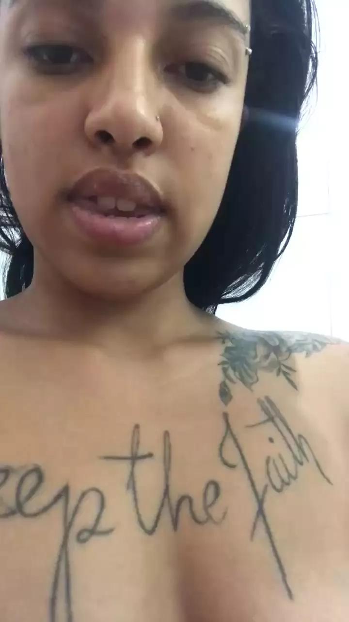 Aninhalaura on Cam4 