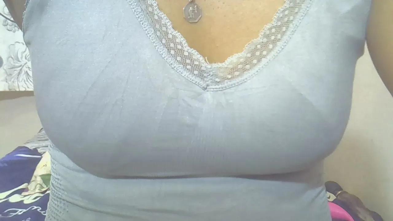 anna_33 on Cam4 