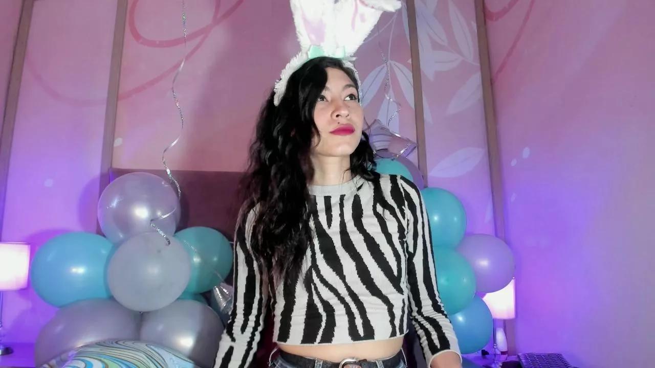 anna_lew on Cam4 
