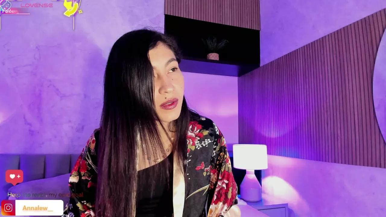 anna_lew on Cam4 