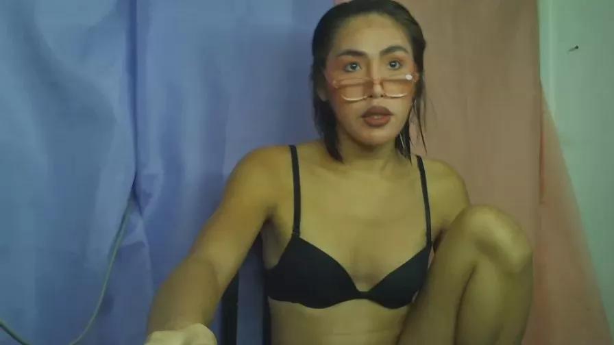 anna_lo on Cam4 