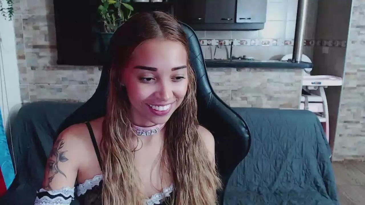 Offline antonella_Ponss on Cam4