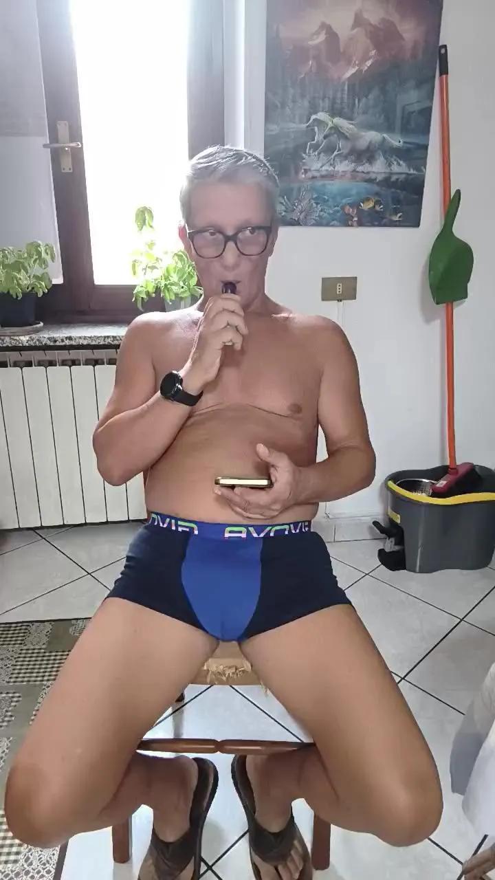 Offline antonino282 on Cam4