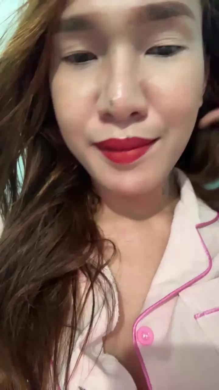 Offline aphroditie08 on Cam4