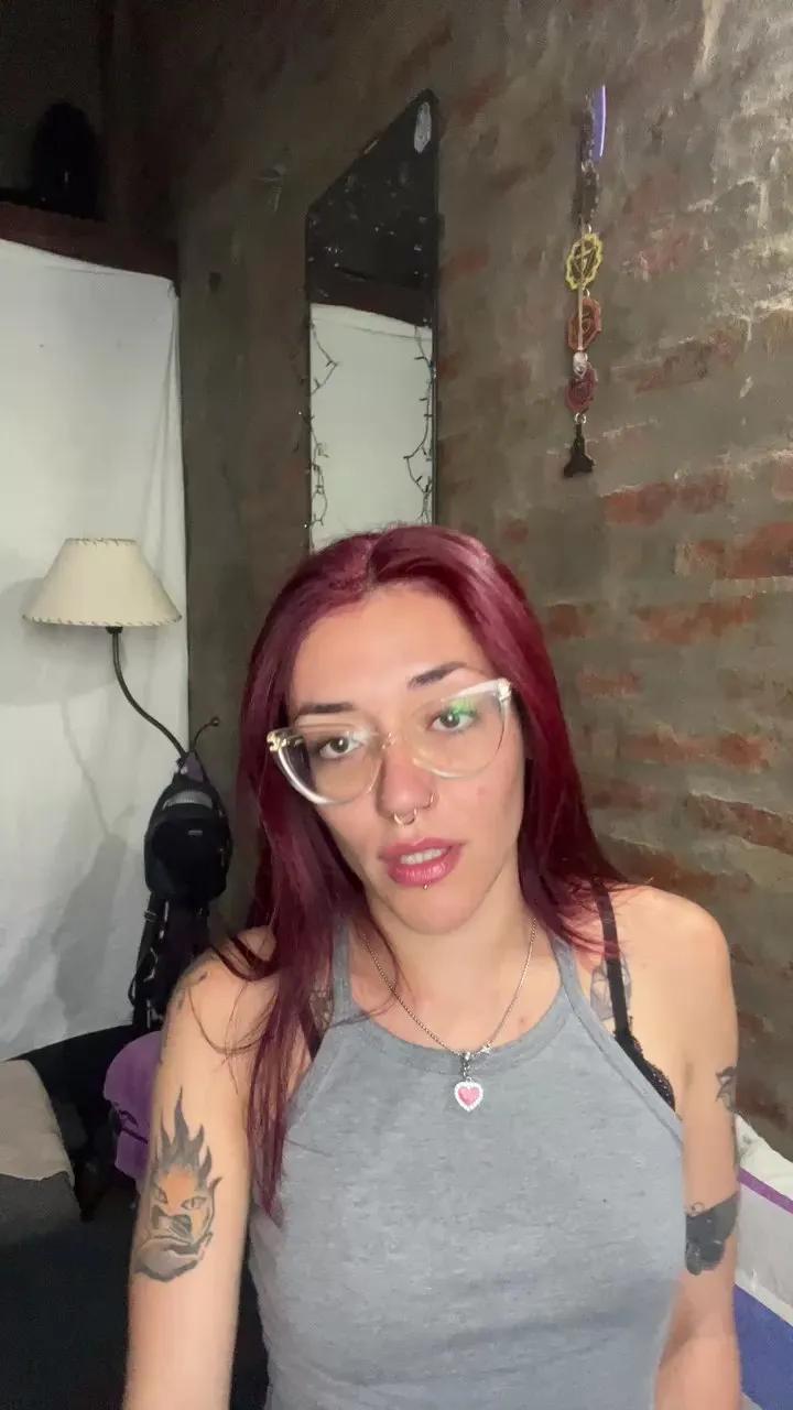 AriaCristal — Freechat on Cam4