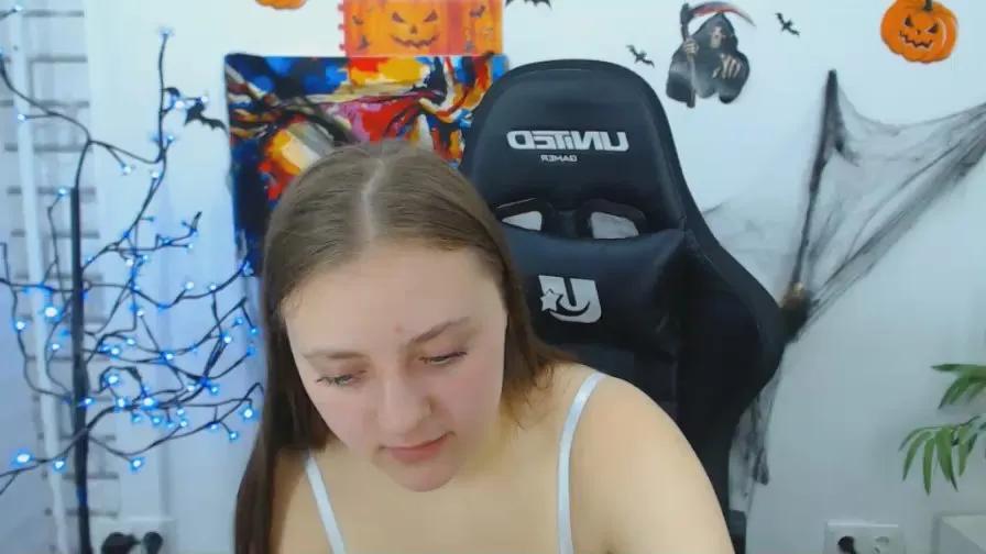 ArinaBelle —  #cute #femdom #striptease #smoke #C2C #bigass #masturbation