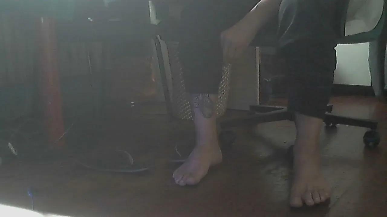 assia50africa1 —  #pee #cosplay #feet #analtoys #masturbation #C2C #smoke