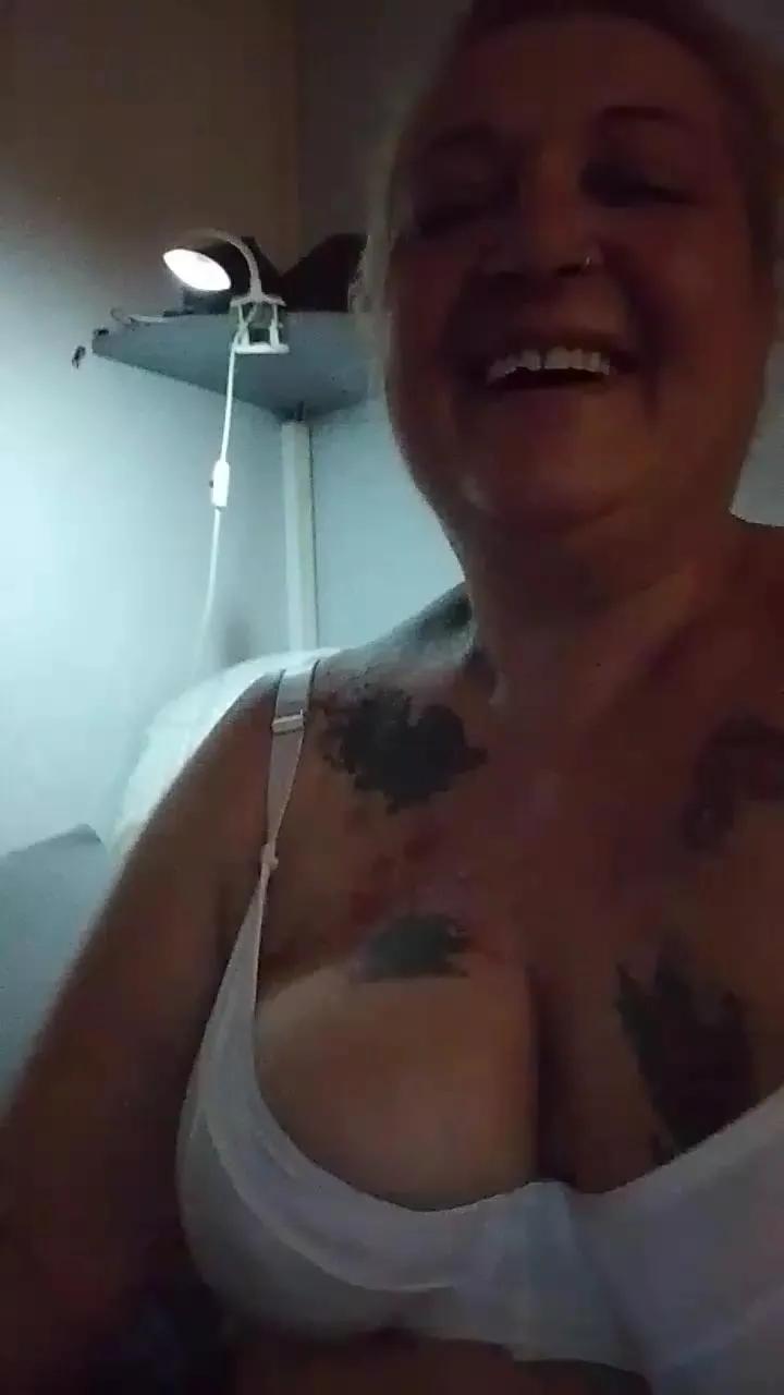 athena80_sexy — Freechat on Cam4