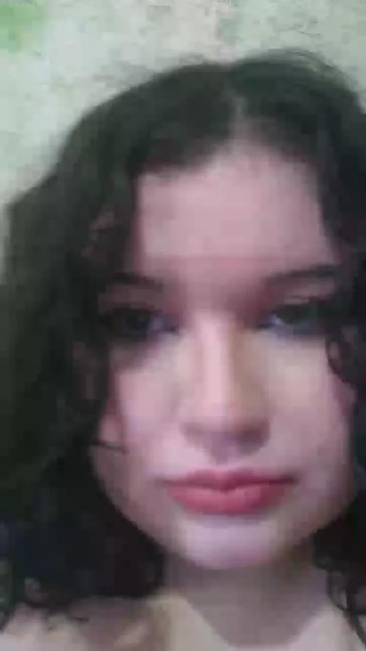 Offline Auroramunizrt on Cam4