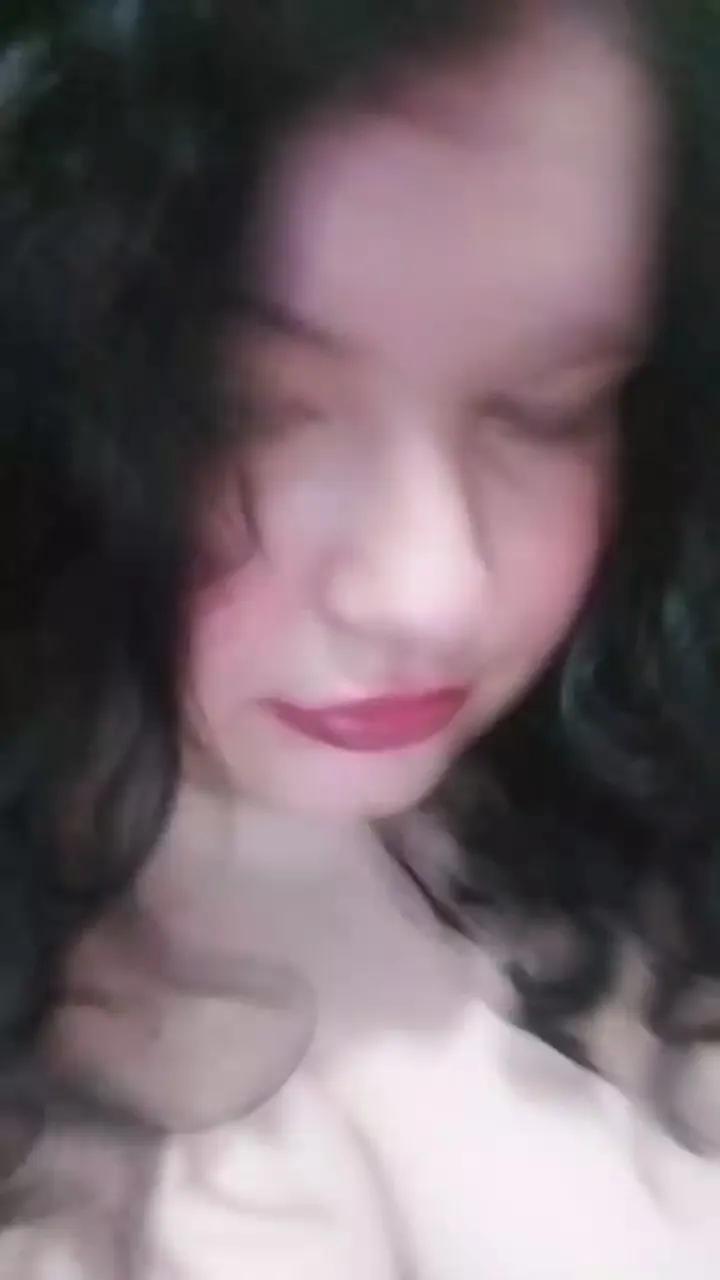 Offline Auroramunizrt on Cam4