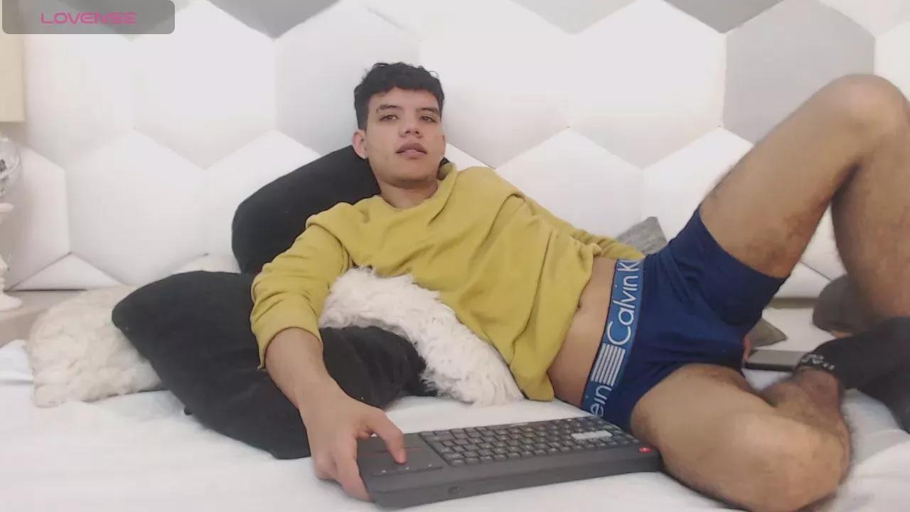 Axel_Forte on Cam4 