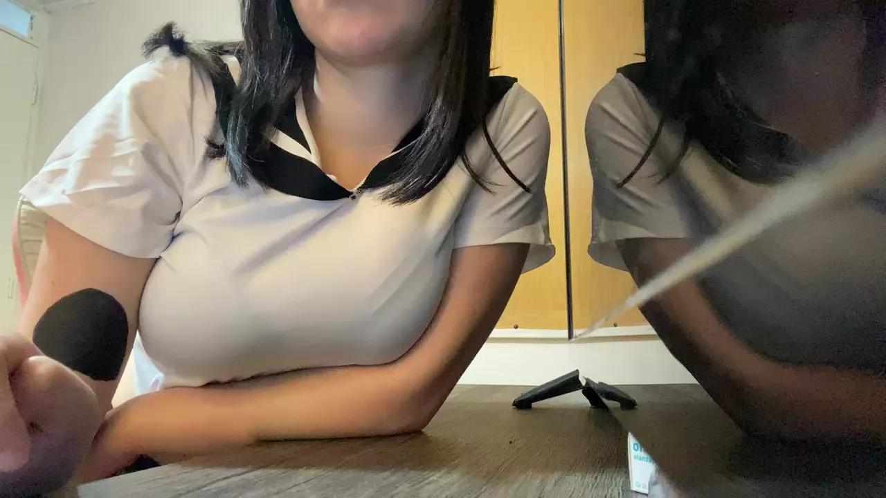 bbnin2 on Cam4 