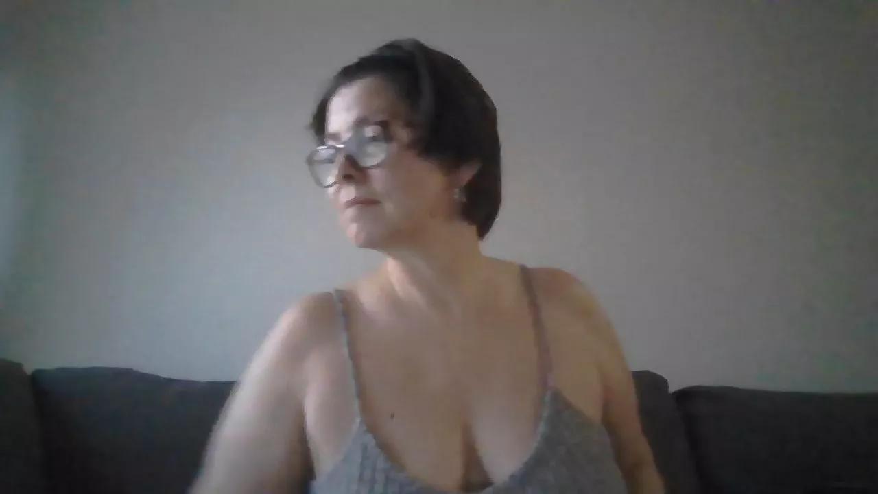 beauty65 on Cam4 